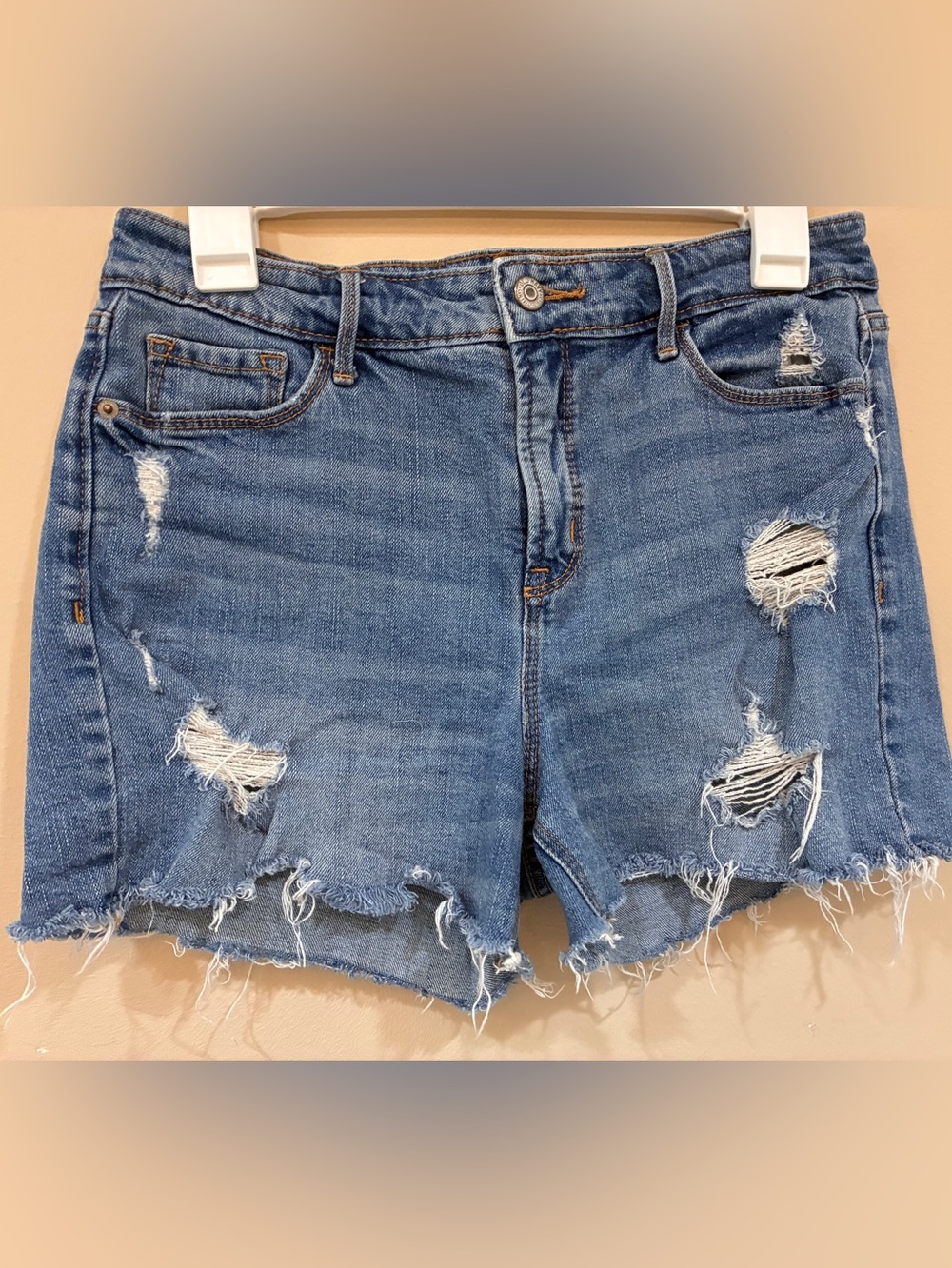 Old Navy High-Rise Distressed Denim Shorts - Blue Size 6